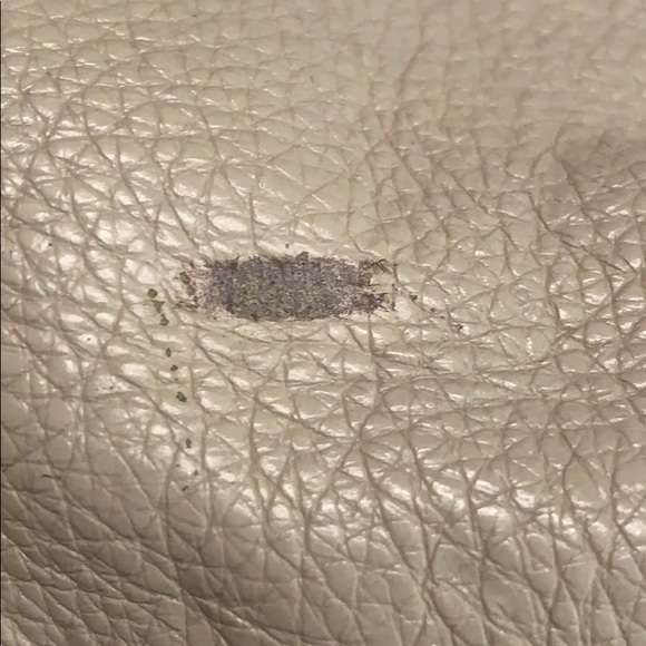 Marc Jacobs leather purse with adjustable strap. - Picture 8 of 9